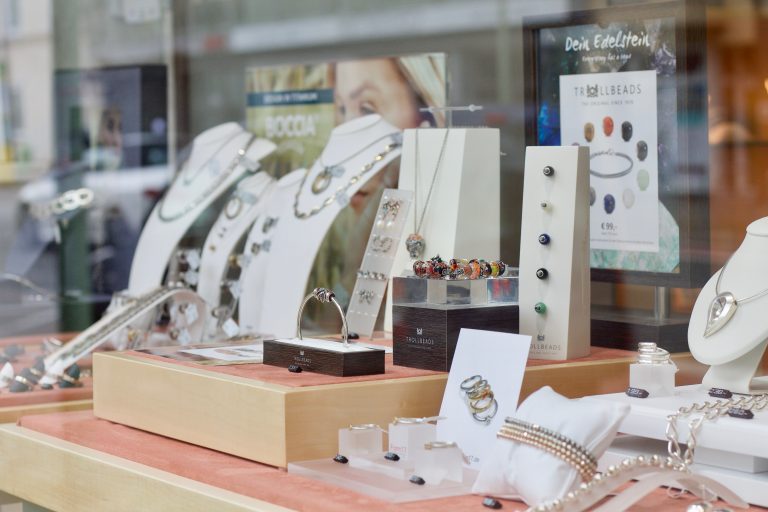 40 Jahre Schmuckliebe – nachhaltige Uhren und moderner Silberschmuck in Geestemünde